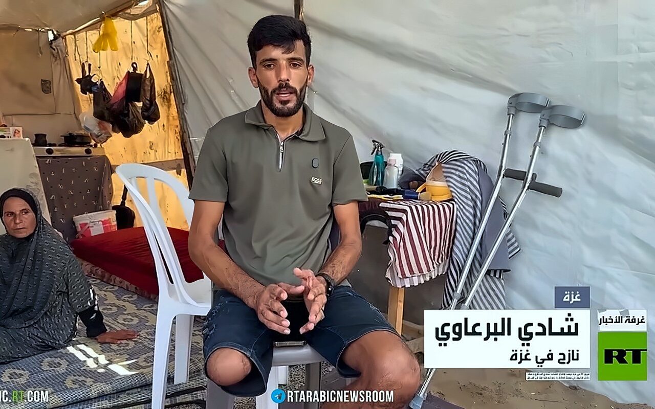 غزة.. الإصابة لا تمنع مساعدة العائلة