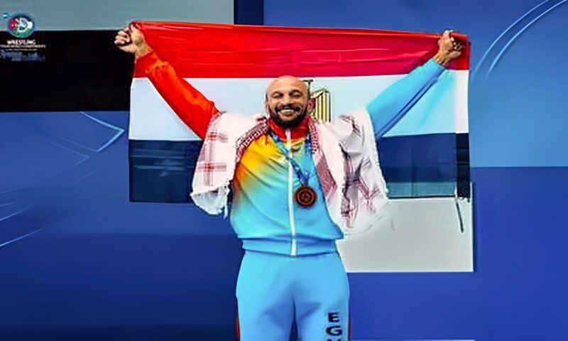 بعد الفوز بذهبية العالم لمصارعة الرواد.. كرم جابر يوجه رسالة للرئيس المصري (فيديو)