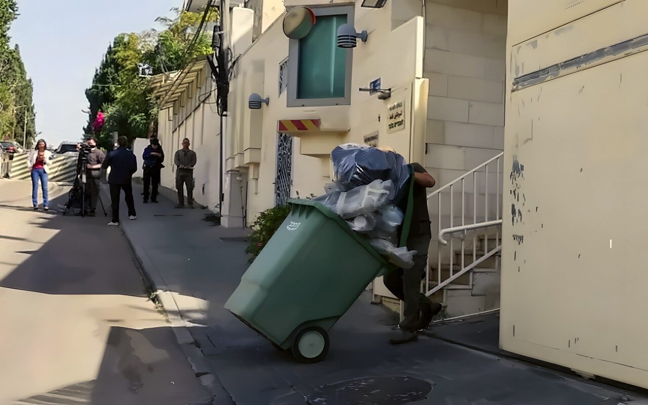 بريطانيا تلوّح بطرد دبلوماسيين إسرائيليين رغم اتفاق يبقي قنصليتها في القدس مفتوحة باسم جديد