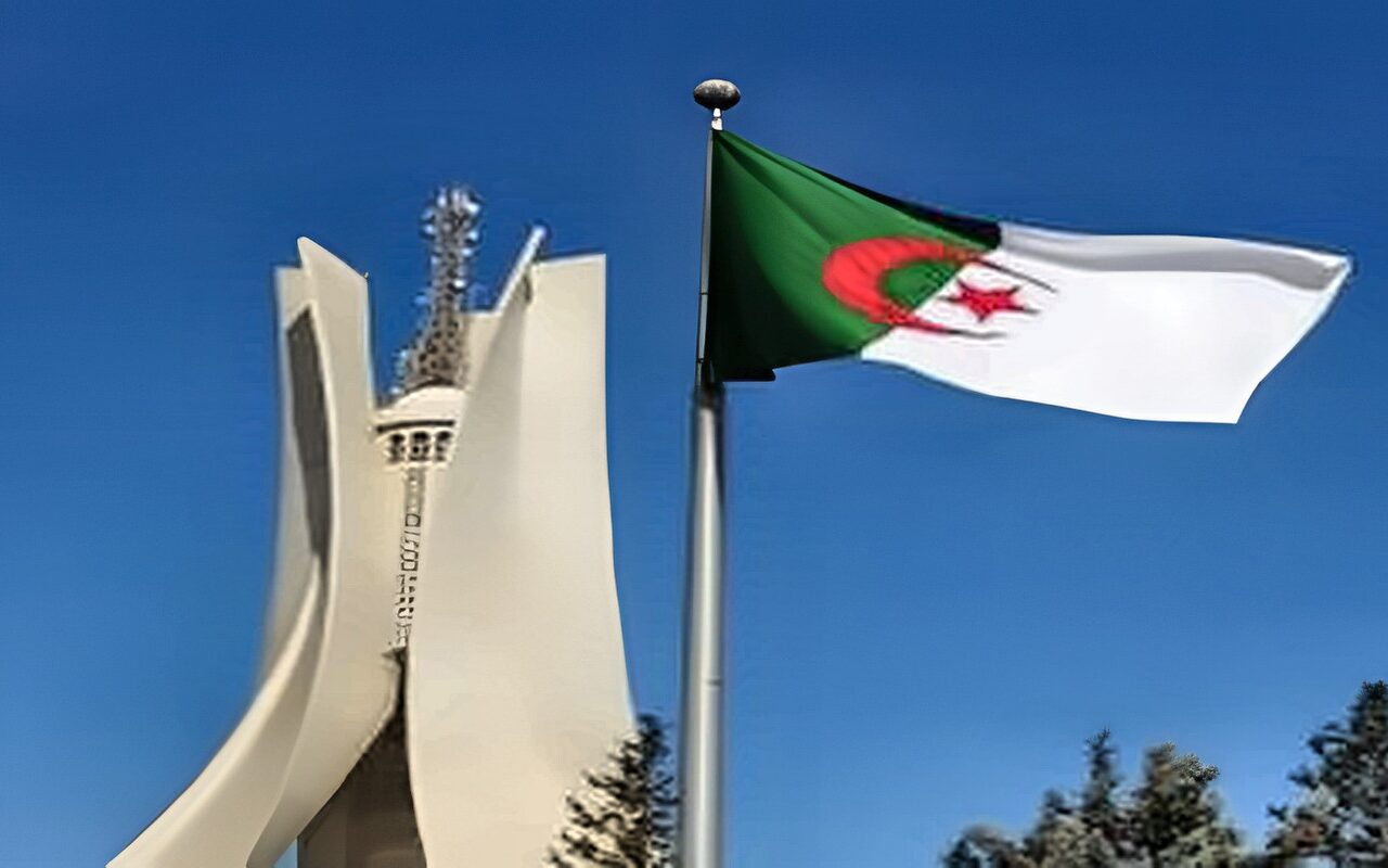 الجزائر تعلن وفاة مواطنة في هجوم مطار أبها وتدين الاستهداف