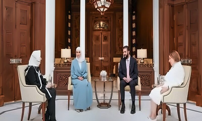 الشرع يستحضر إرث الاستقلال في لقاء مع ابنتي القوتلي والعايش
