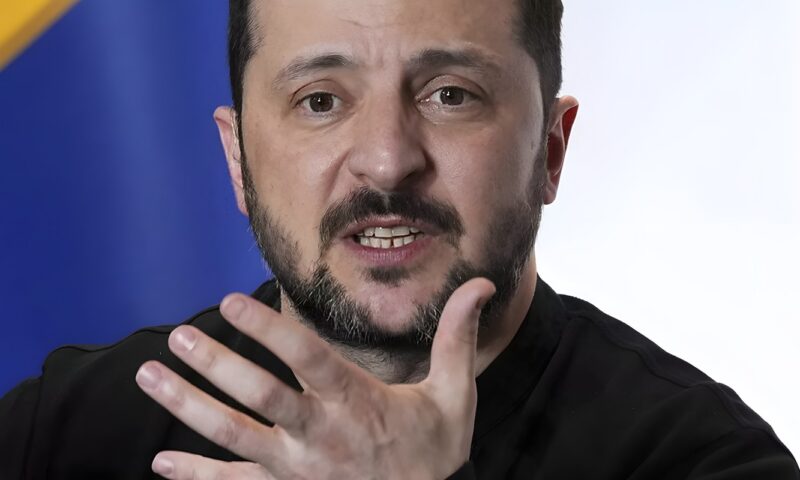 زيلينسكي ينتقد بشدة مكالمة ترامب وبوتين وسماح واشنطن بتوريد الوقود الروسي