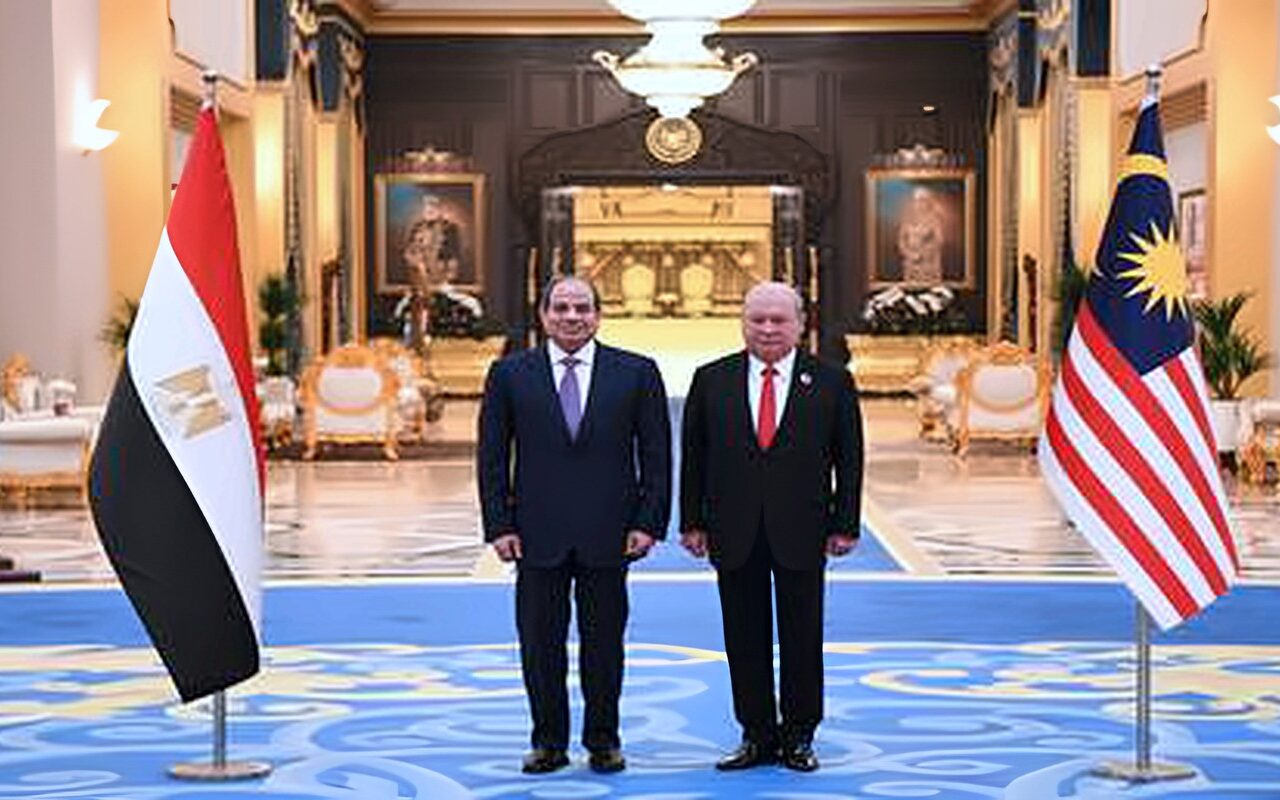 السيسي يؤكد مركزية القضية الفلسطينية وملك ماليزيا يشيد بالدور المصري الإقليمي