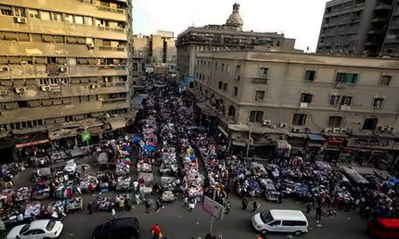 أزمة تضرب صناعة الأجهزة الكهربائية في مصر تدفع لتسريح آلاف العمال