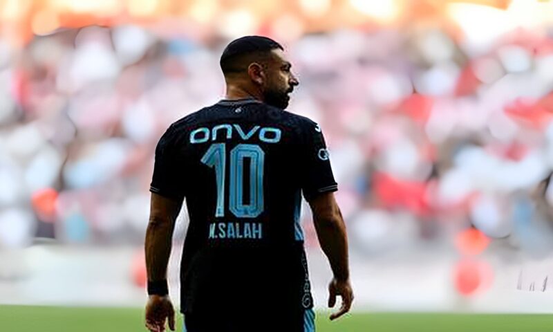 شاهد.. انفعال محمد صلاح وتمريرته الحاسمة ولحظة تبديله