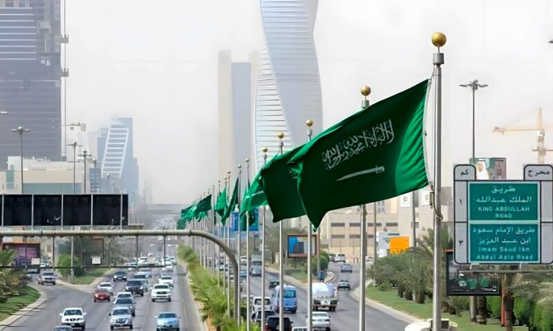 دول غربية تصدر تحذيرات عاجلة لرعاياها في الرياض