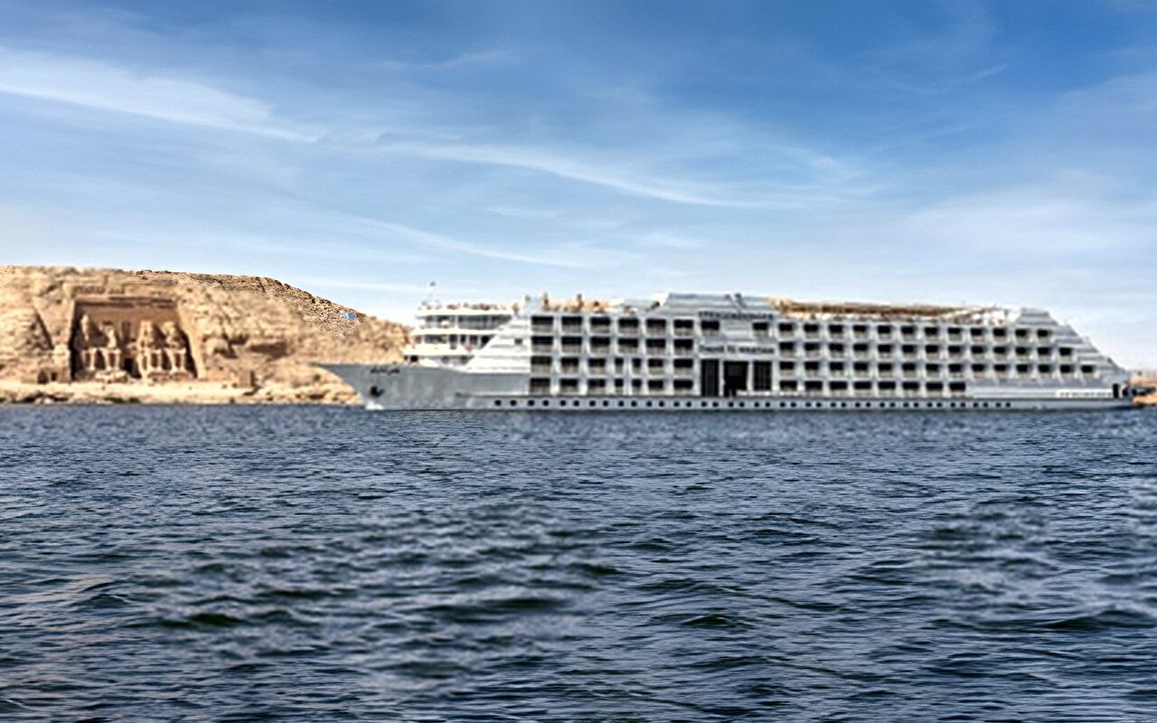 مصر.. إنقاذ باخرة سياحية تقل 99 سائحا