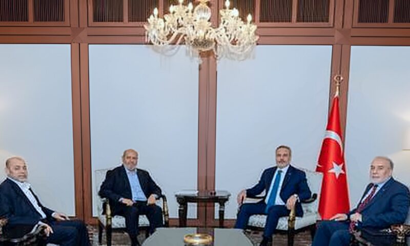 وزير الدفاع الإسرائيلي يهاجم أردوغان ويهدد خليل الحية: سيأتي دوره وسيلحق بهنية