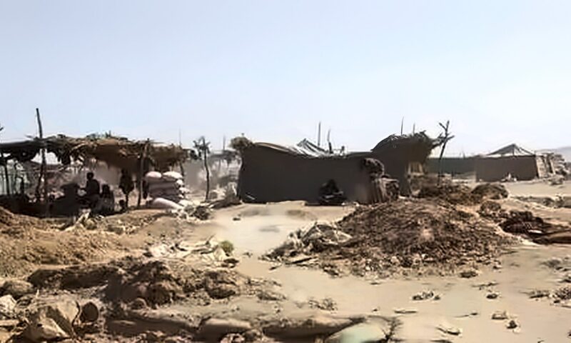 مقتل 13 عاملا في غارة جوية على منجم ذهب قرب الحدود السودانية المصرية