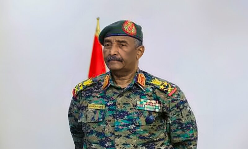 البرهان يتسلم أوراق اعتماد أربعة سفراء لدى السودان (صور)