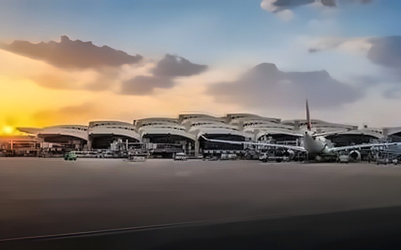تصريحات مصرية بعد مقتل مضيفة وإصابة 7 مواطنيين في مطار الرياض