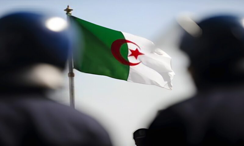 الجزائر.. كشف مخطط تخريبي وتوقيف 61 مغربيا بينهم عسكري سابق