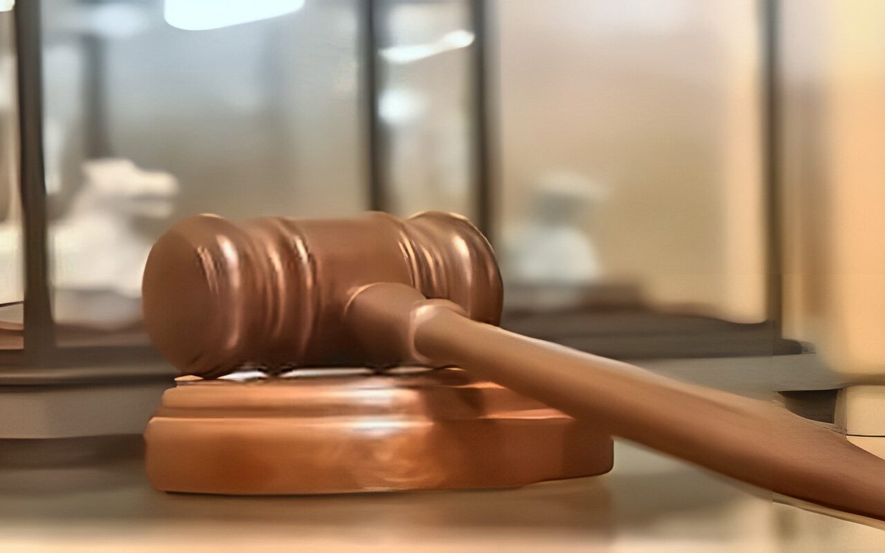 محكمة العدالة الانتقالية في سوريا تبدأ محاكمة 30 متهما بجرائم ضد السوريين