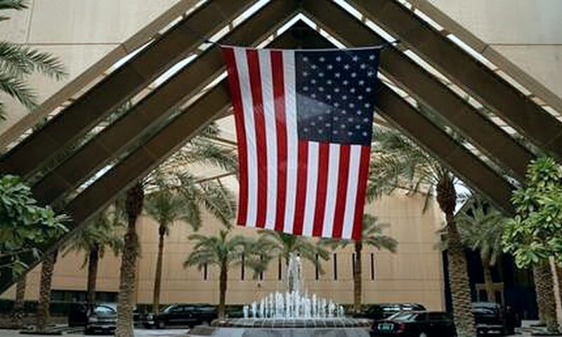 السفارة الأمريكية في الرياض ترفع مستوى تحذير الأمريكيين إلى الثالث