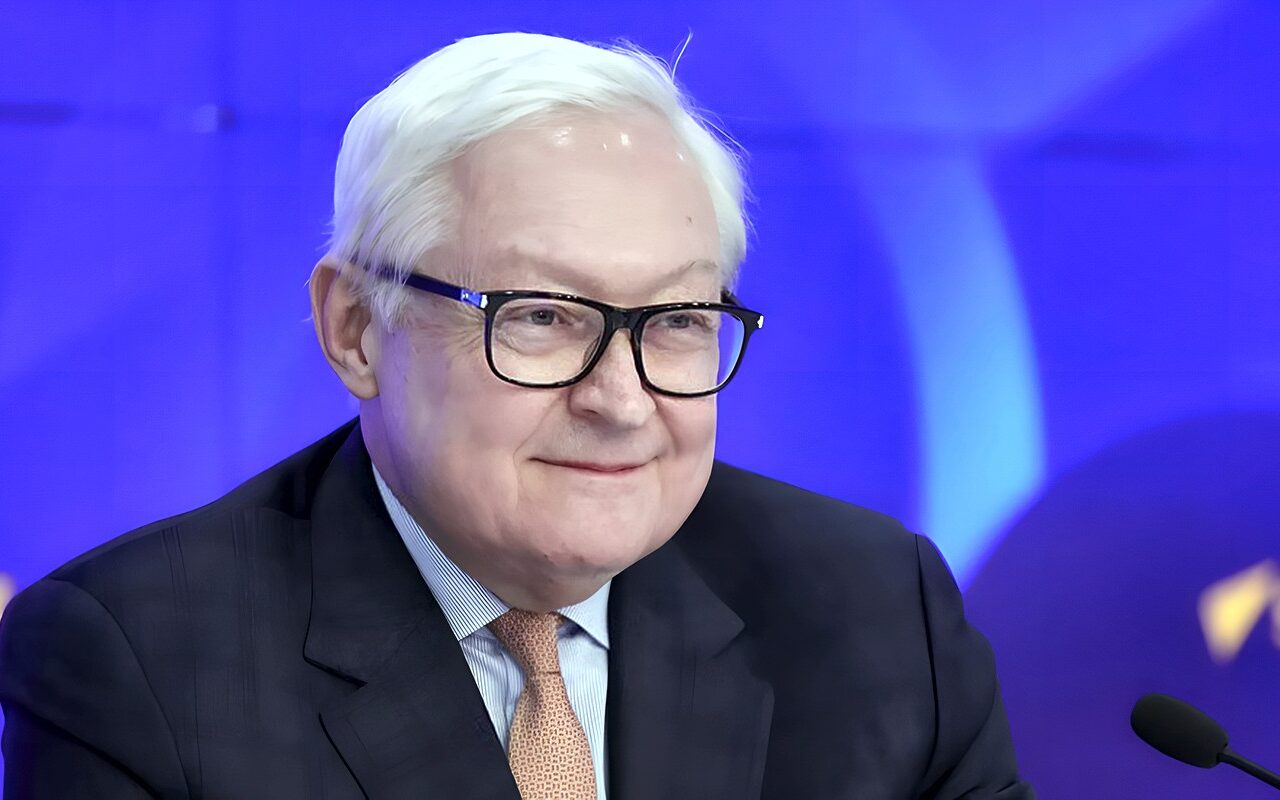 ريابكوف: الاتحاد الأوروبي لم يعد يعرف ماذا يبتكر في عقوباته على النفط الروسي