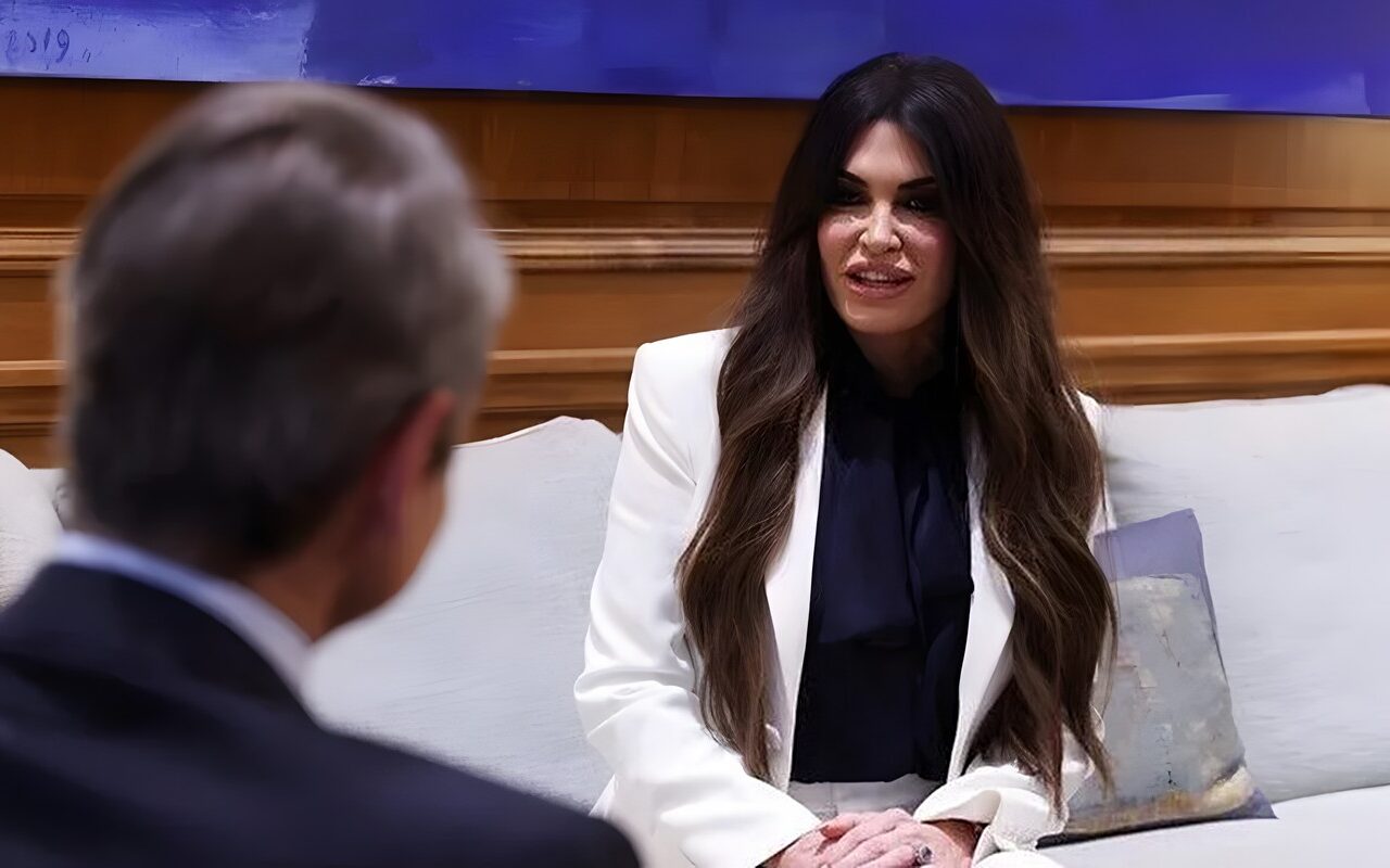 سفيرة واشنطن لدى أثينا تستقيل من منصبها بعد فضيحة مراسلات
