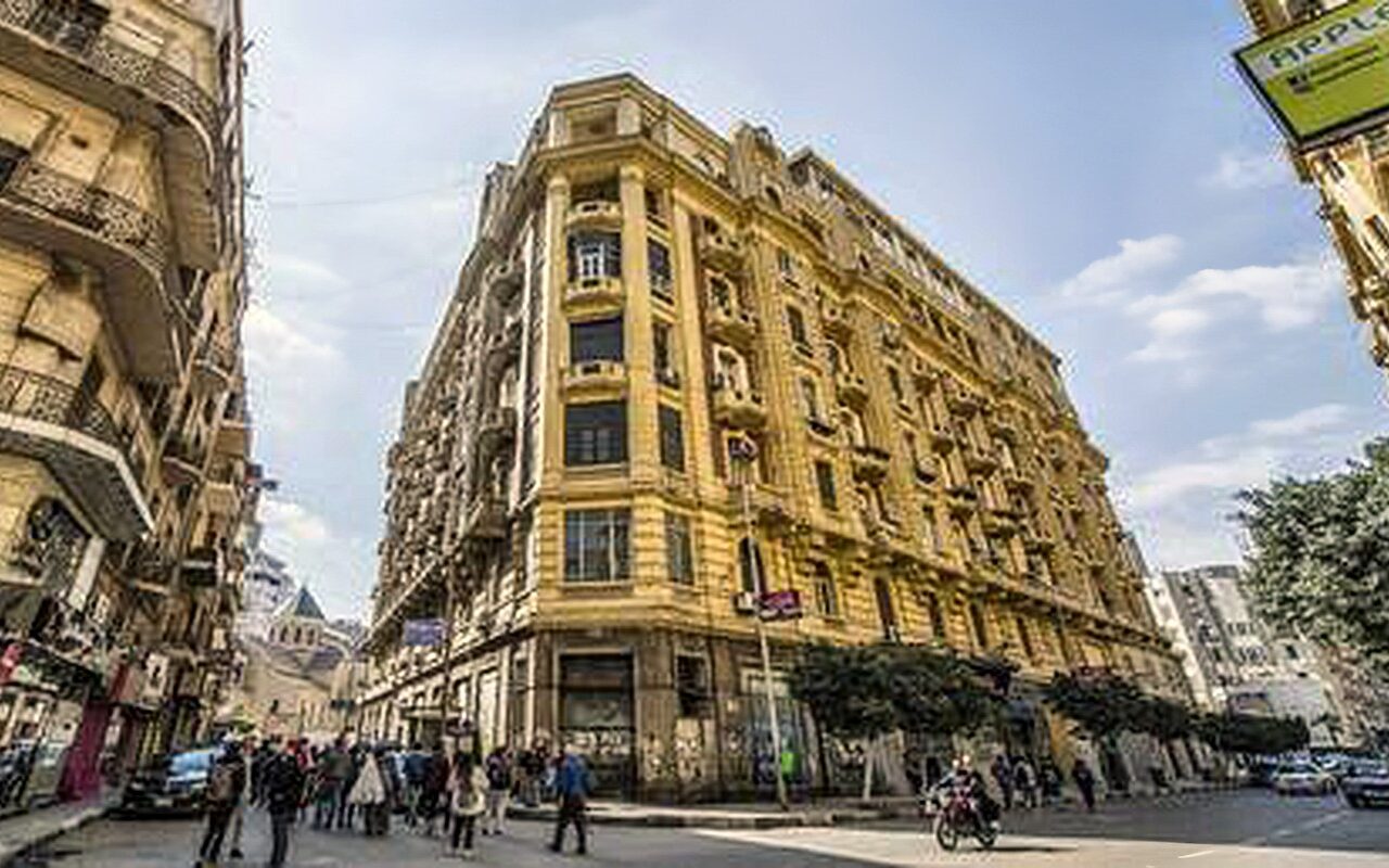 القاهرة.. قتلى وجرحى ومفقودون إثر انهيار مبنى سكني