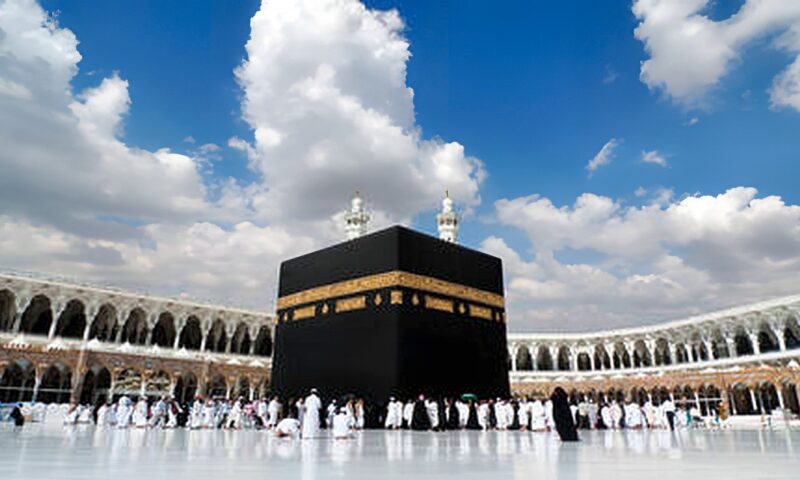 ظلال الحرب تعكر صفو الرحلة الإيمانية.. المعتمرون يجدون أنفسهم في مرمى الضربات الحوثية
