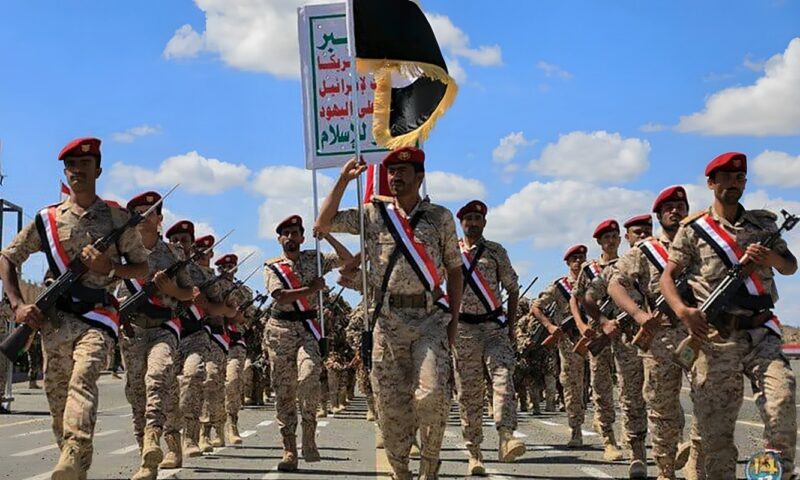 قيادي حوثي يلوح بقائمة أهداف في السعودية تشمل منشآت نفطية ومطارات وبنوكا
