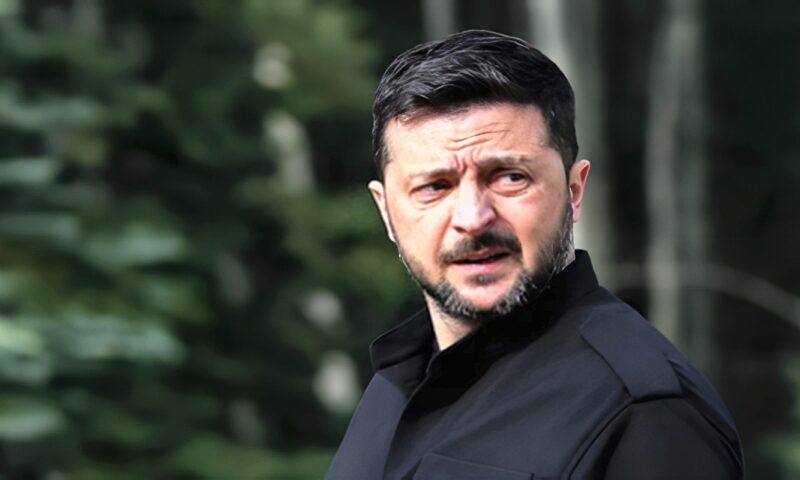 سيناتور روسي: زيلينسكي سيماطل في إجراء انتخابات ثم يلوذ بالفرار من أوكرانيا