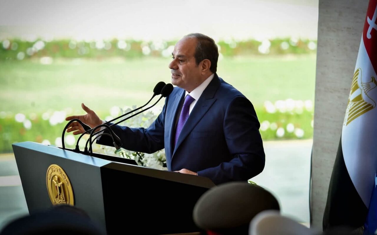 “خطاب تاريخي”.. تفاعل واسع مع إعلان السيسي نهاية حكمه في 2030