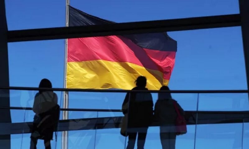 الاستخبارات العسكرية الألمانية تعرقل تعيين أئمة لتقديم الرعاية الدينية للجنود المسلمين