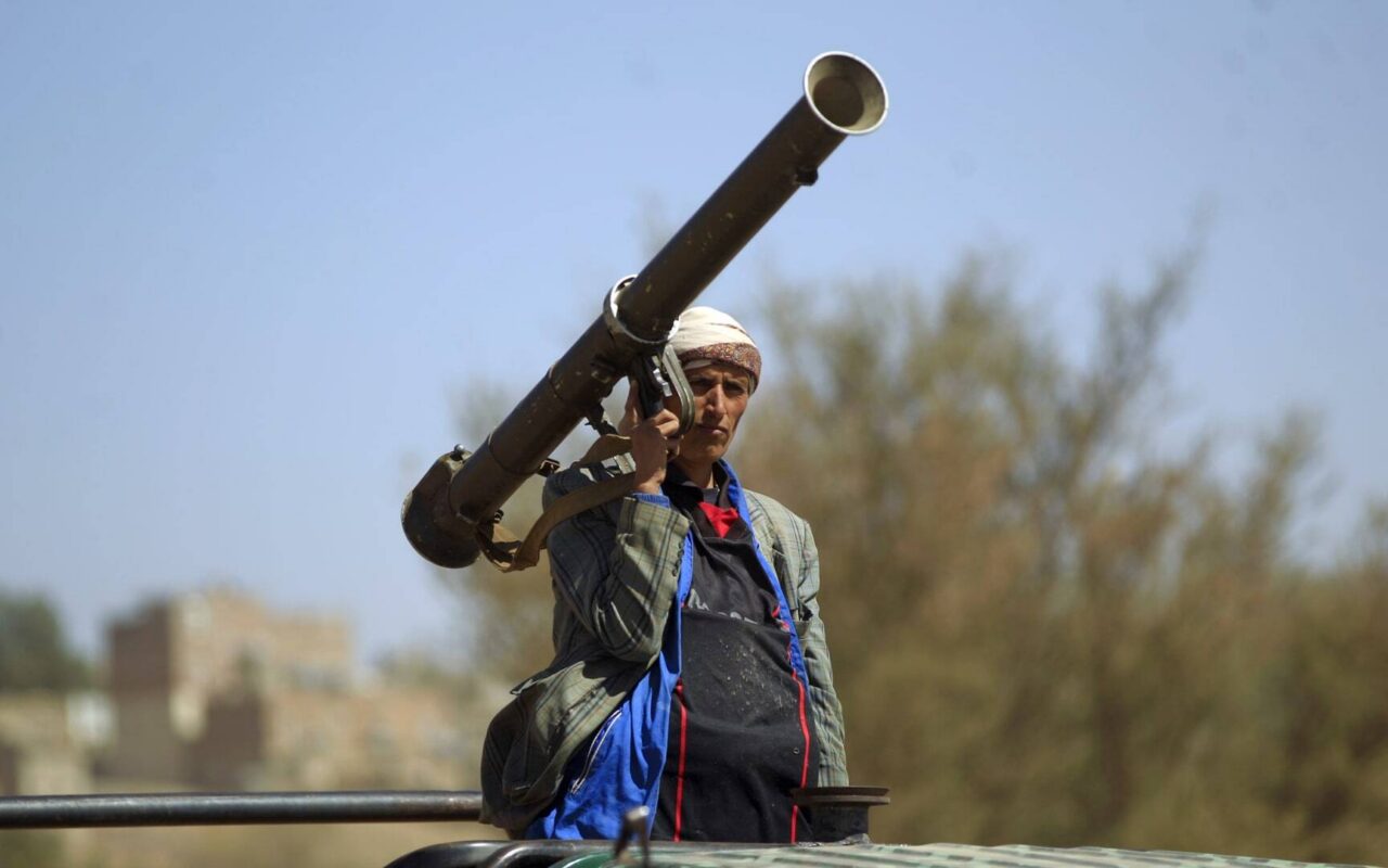 السعودية أم الحوثيون؟.. قيادي حوثي يستحضر سيناريو ضرب مصر لإحراج القاهرة