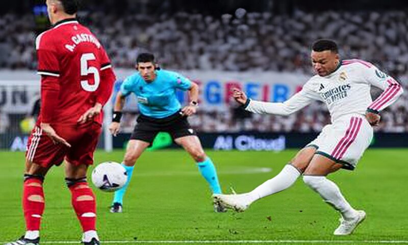 ريال مدريد يتخطى إشبيلية برباعية ويصعد إلى المركز الثالث في ترتيب “الليغا”