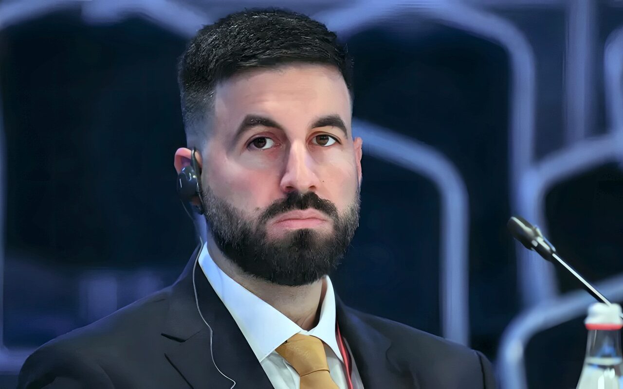 صحفي أمريكي انضم إلى قوات “أحمد” الروسية يروي تفاصيل تدريبه العسكري