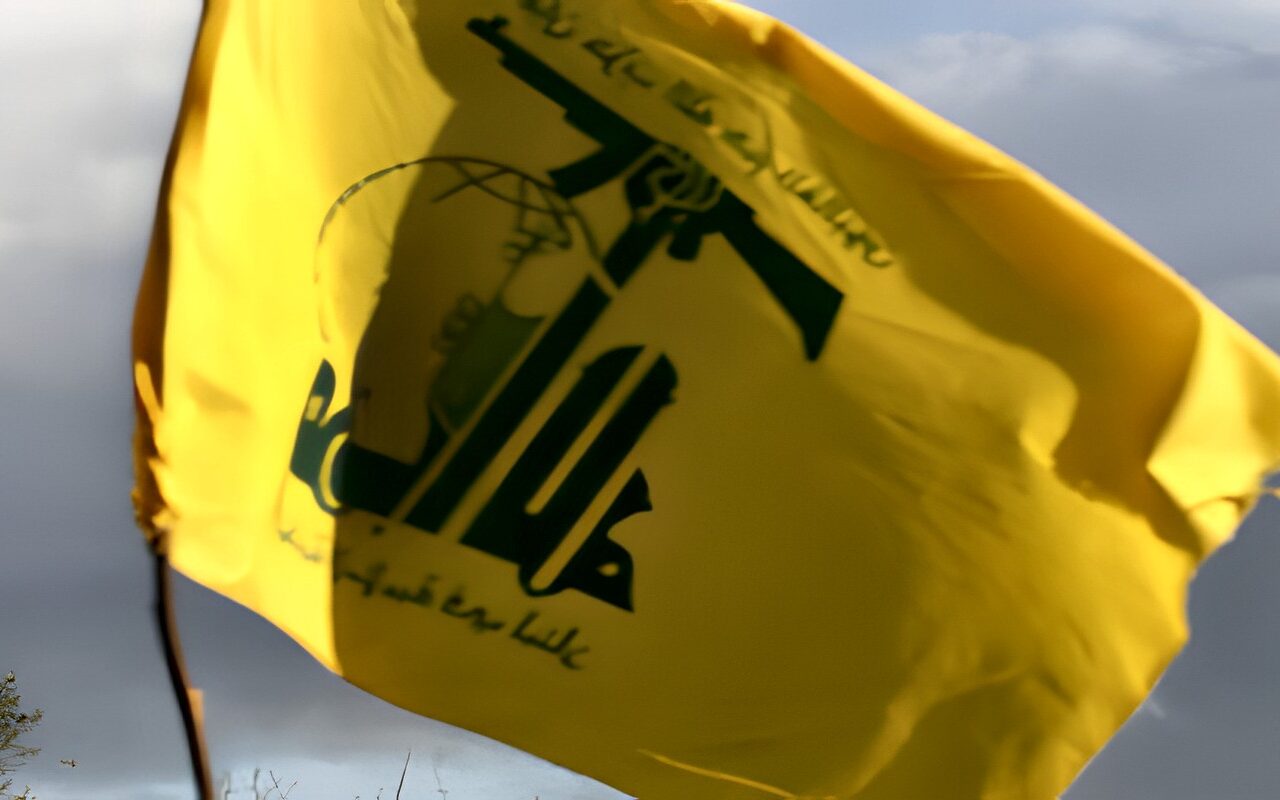 النائب العام اللبناني يصدر مذكرة توقيف بحق عضوين في “حزب الله”