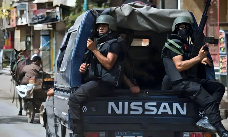 “سيدة تهرب شباب مصر للخارج”.. الداخلية تكشف تفاصيل شبكتين لغسيل 115 مليون جنيه