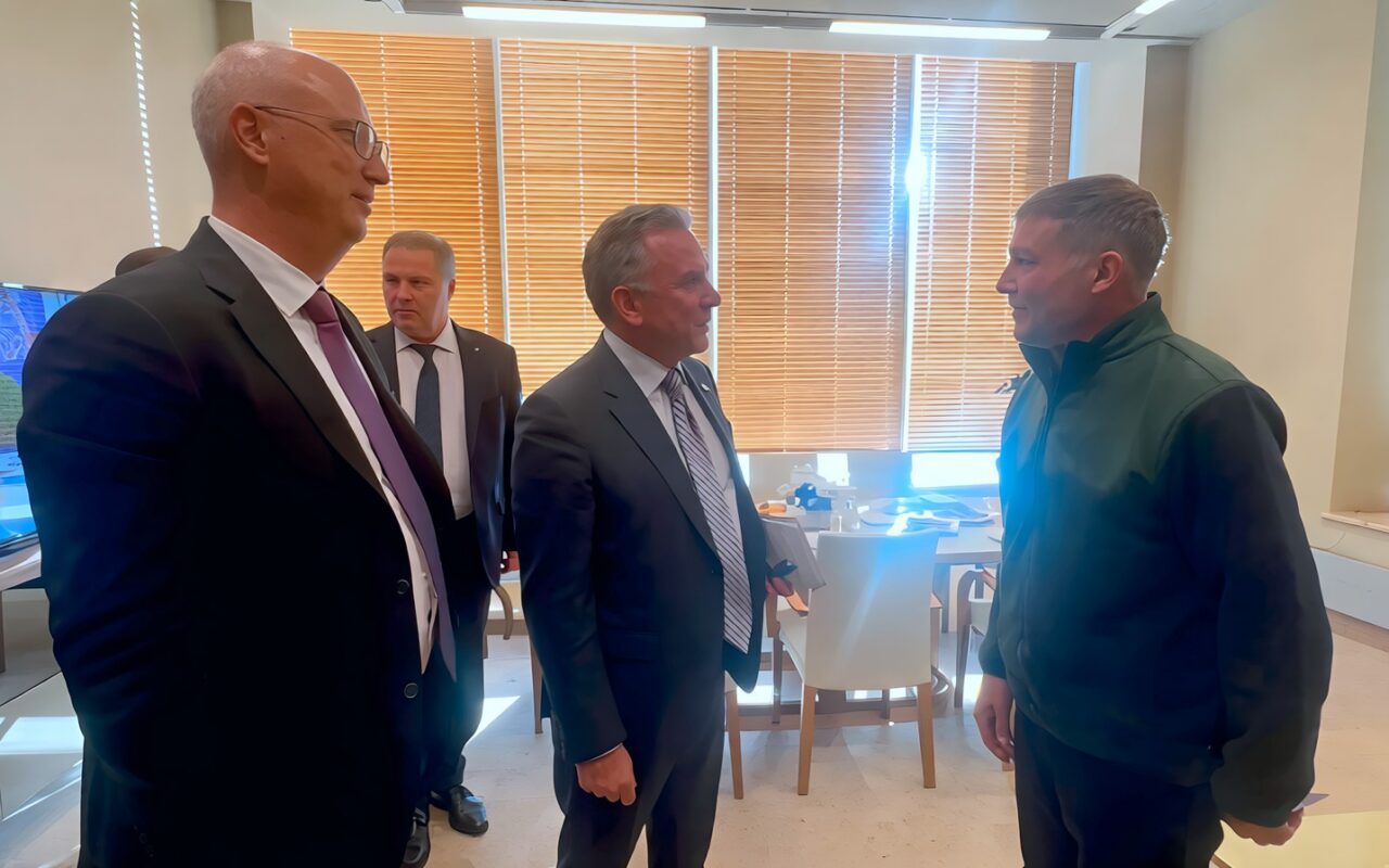 ويتكوف ودميترييف يلتقيان بالمرتزق الأمريكي هابارد بعد الإفراج عنه