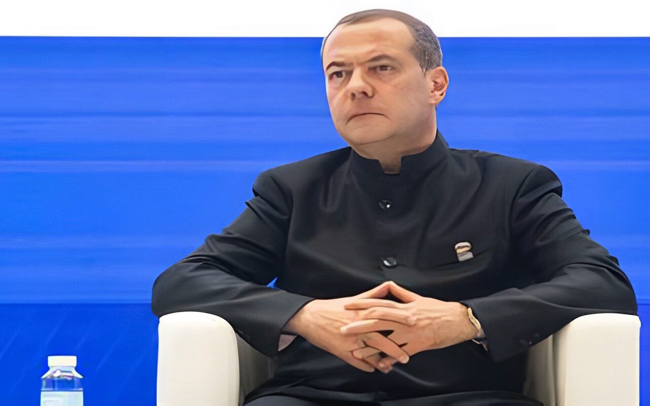مدفيديف: تعزيز القدرات الدفاعية الروسية ودعم العسكريين على رأس أولويات الميزانية
