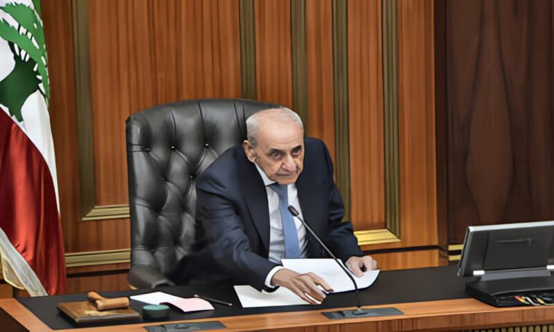 بري يرفض تعديل قانون مقاطعة إسرائيل ويشير إلى “خشبة الخلاص”