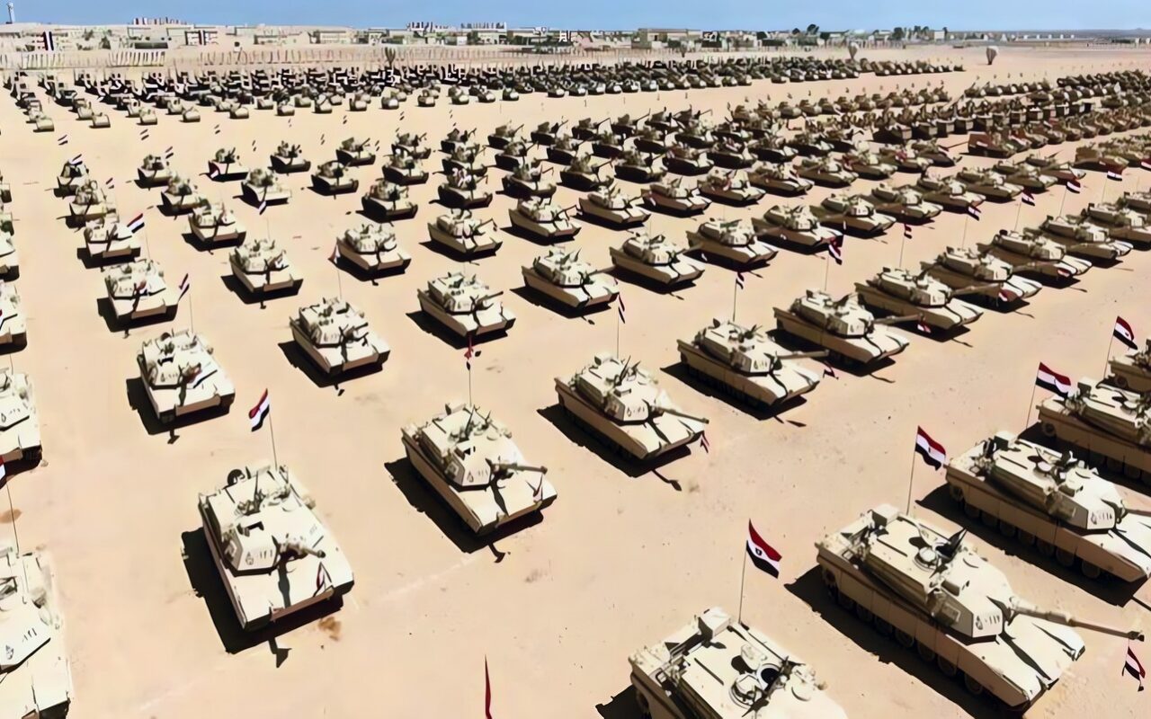الجيش المصري يعلن تنفيذ عمليات كبرى على الحدود ومكافحة التنقيب عن الذهب
