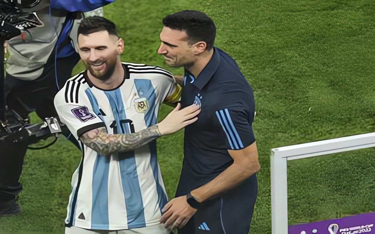 بعد اعتزال ميسي.. سكالوني يحسم مستقبله مع منتخب الأرجنتين
