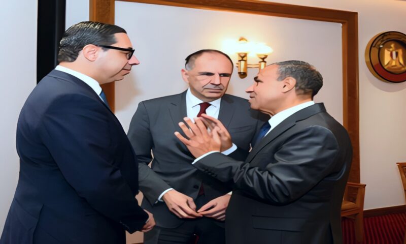 اتفاق مصري يوناني على مواجهة ترسيم ليبيا وتركيا حدودهما البحرية المتنازع عليها