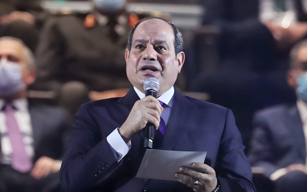 السيسي يوجه دعوة للمصريين لدعم الدولة ويكشف سبب زيادة الاقتراض