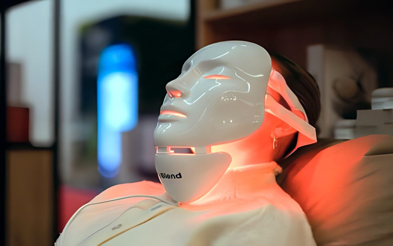 طبيبة تحذّر من مخاطر أجهزة التجميل المنزلية