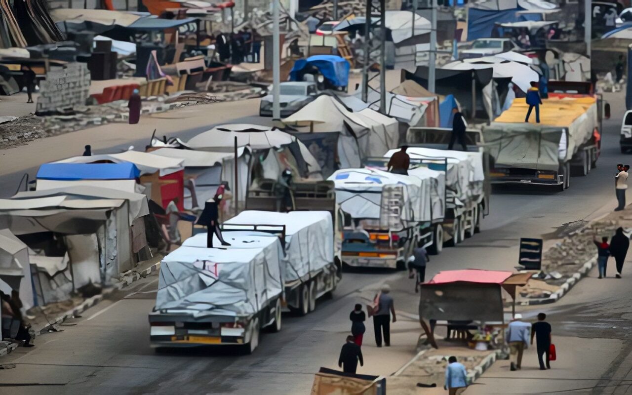 مصر تدفع بشاحنات طحين لمواجهة أزمة الخبز في غزة
