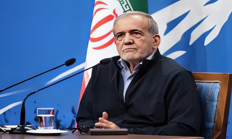 الرئيس الإيراني يزور موسكو الأسبوع المقبل ولقاء مرتقب مع بوتين