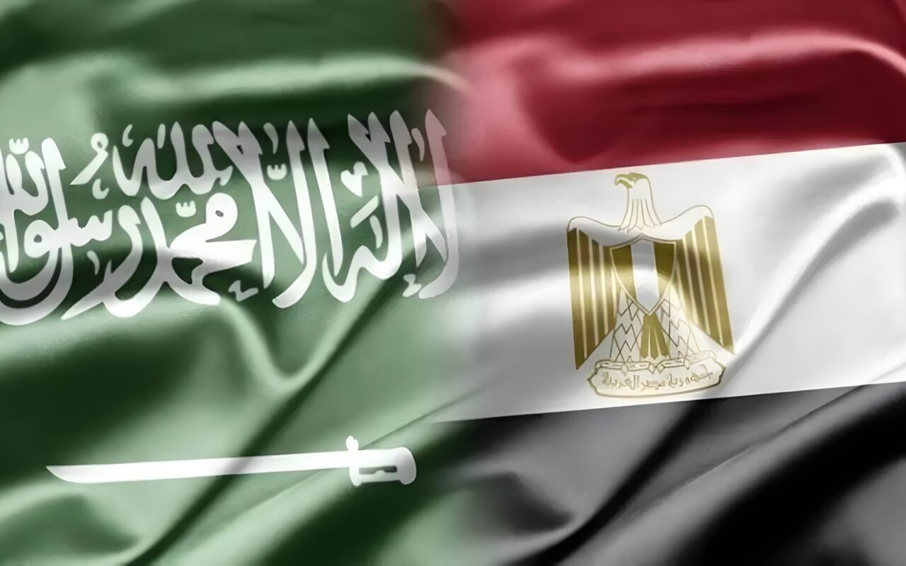 مصر تحسم الجدل: تفويض الدفاع عن السعودية لا يعني الحرب على اليمن