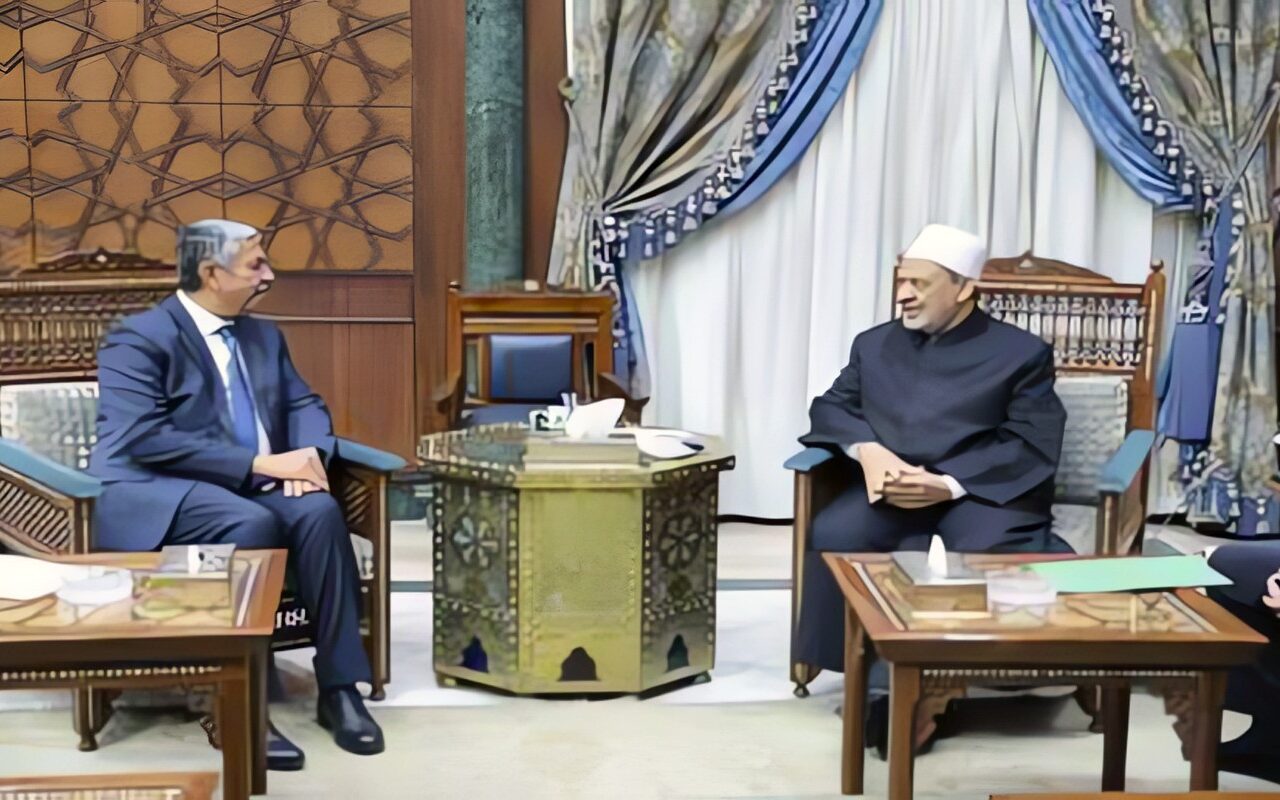 بعد ترحيب الحوثيين.. سفارة اليمن تدعو الأزهر إلى التحرك لإنهاء الحرب