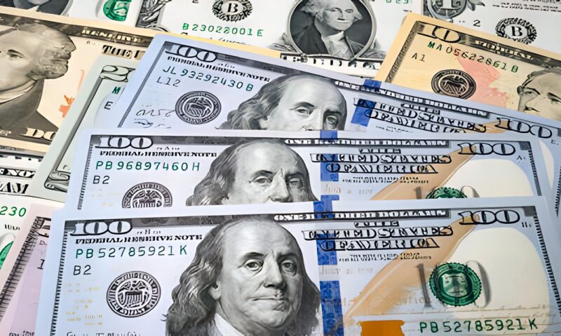 العراق يتوقع وصول مليار دولار نقدا من الاحتياطي الفيدرالي لخفض سعر الصرف في السوق الموازية