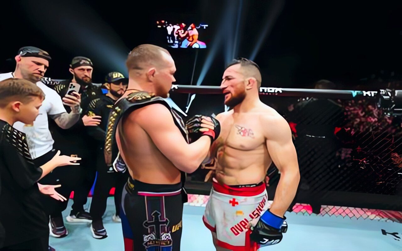 المقاتل الروسي بيتر يان يحتفظ بلقب بطل (UFC) في نزال مثير.. فيديو