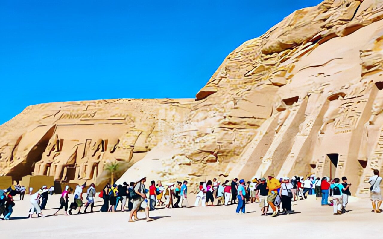  15 مليون سائح زاروا مصر منذ بداية 2026.. وخطة لاستهداف 20 مليوناً بنهاية العام 