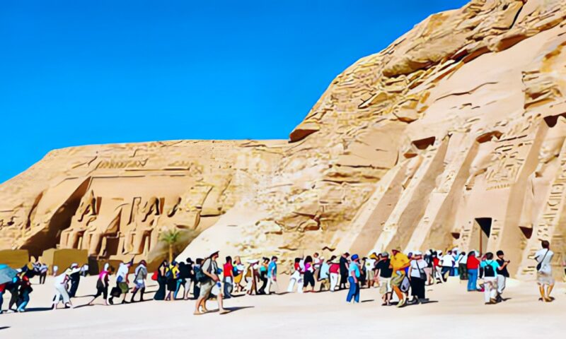  15 مليون سائح زاروا مصر منذ بداية 2026.. وخطة لاستهداف 20 مليوناً بنهاية العام 