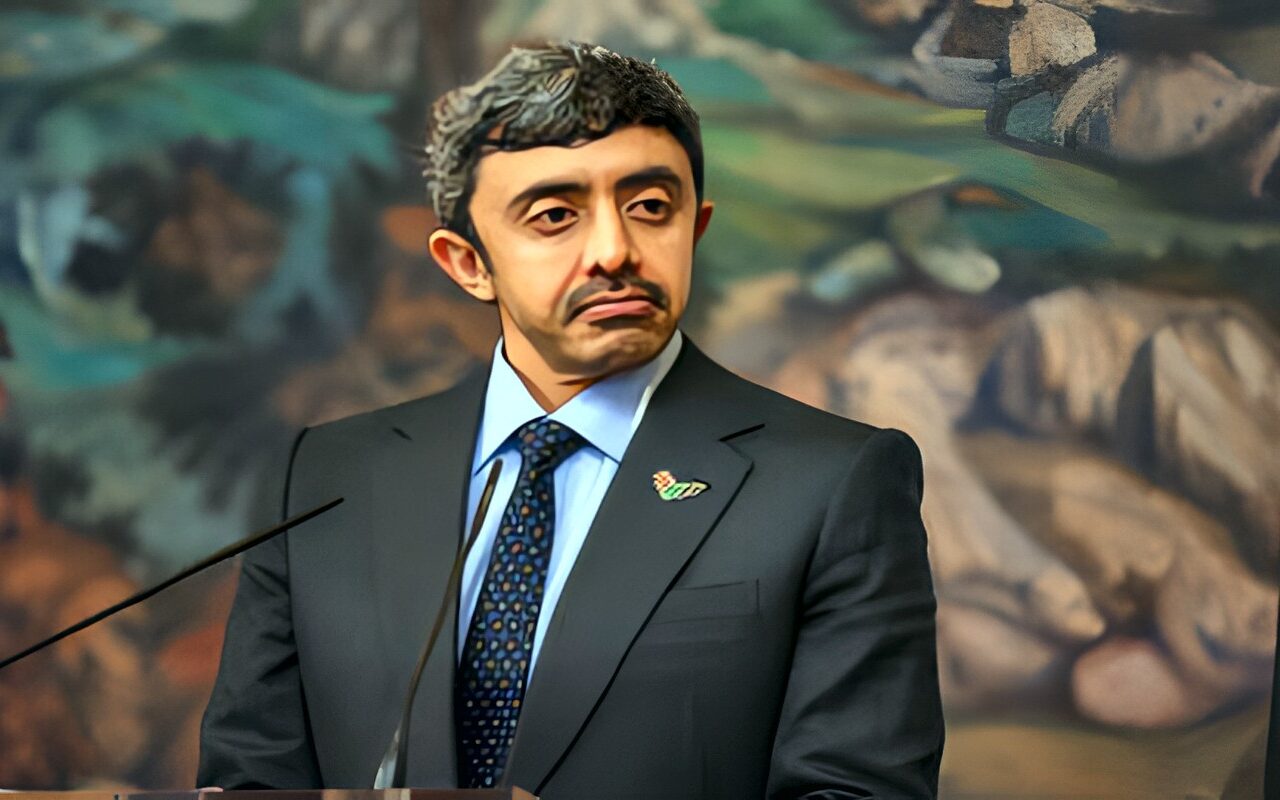 وزير خارجية الإمارات: “محاربة الإرهاب دون التطرف كمن يسقي البحر ماء عذبا