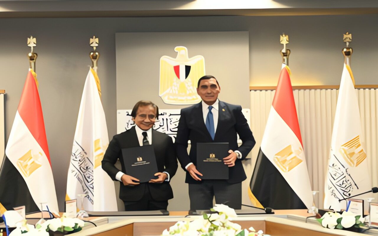 مصر.. أحمد عز يعود للظهور مجددا من بوابة الحكومة