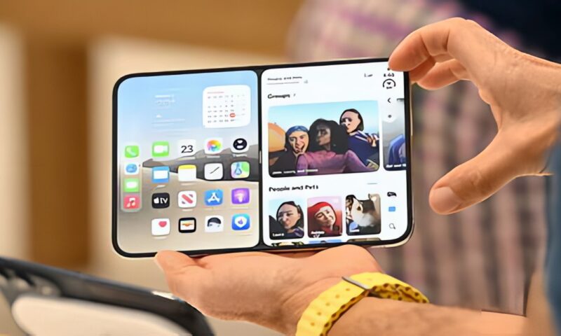 قبل أن تشتري “آيفون ديو”.. مقارنة بين “آبل” وأبرز البدائل القابلة للطي من “أندرويد”